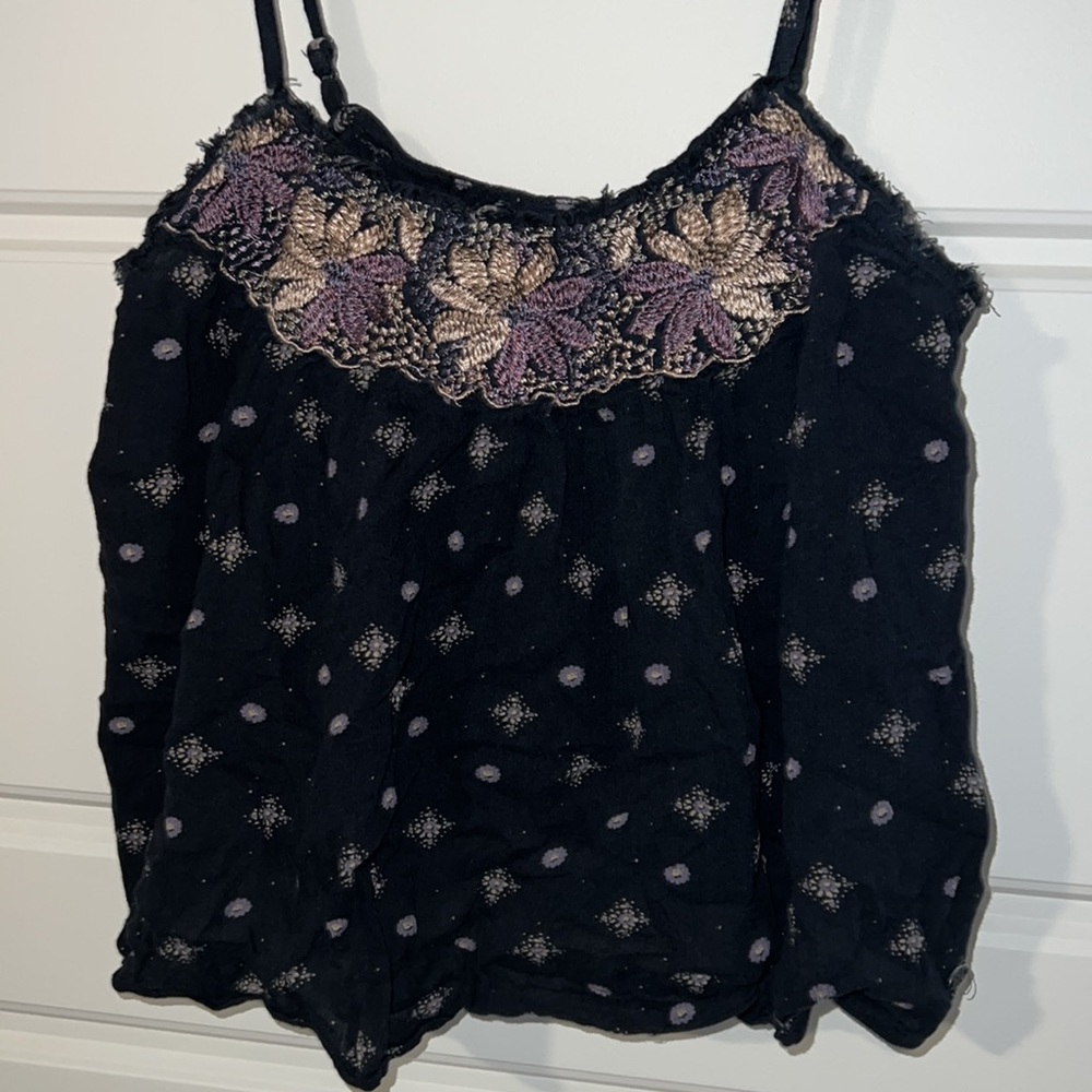 Tank top blouse flower embroidery size small